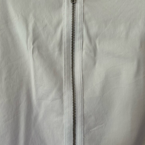 Theory Carrian R Precise Peplum Top in White. Women’s Small - Picture 5 of 9